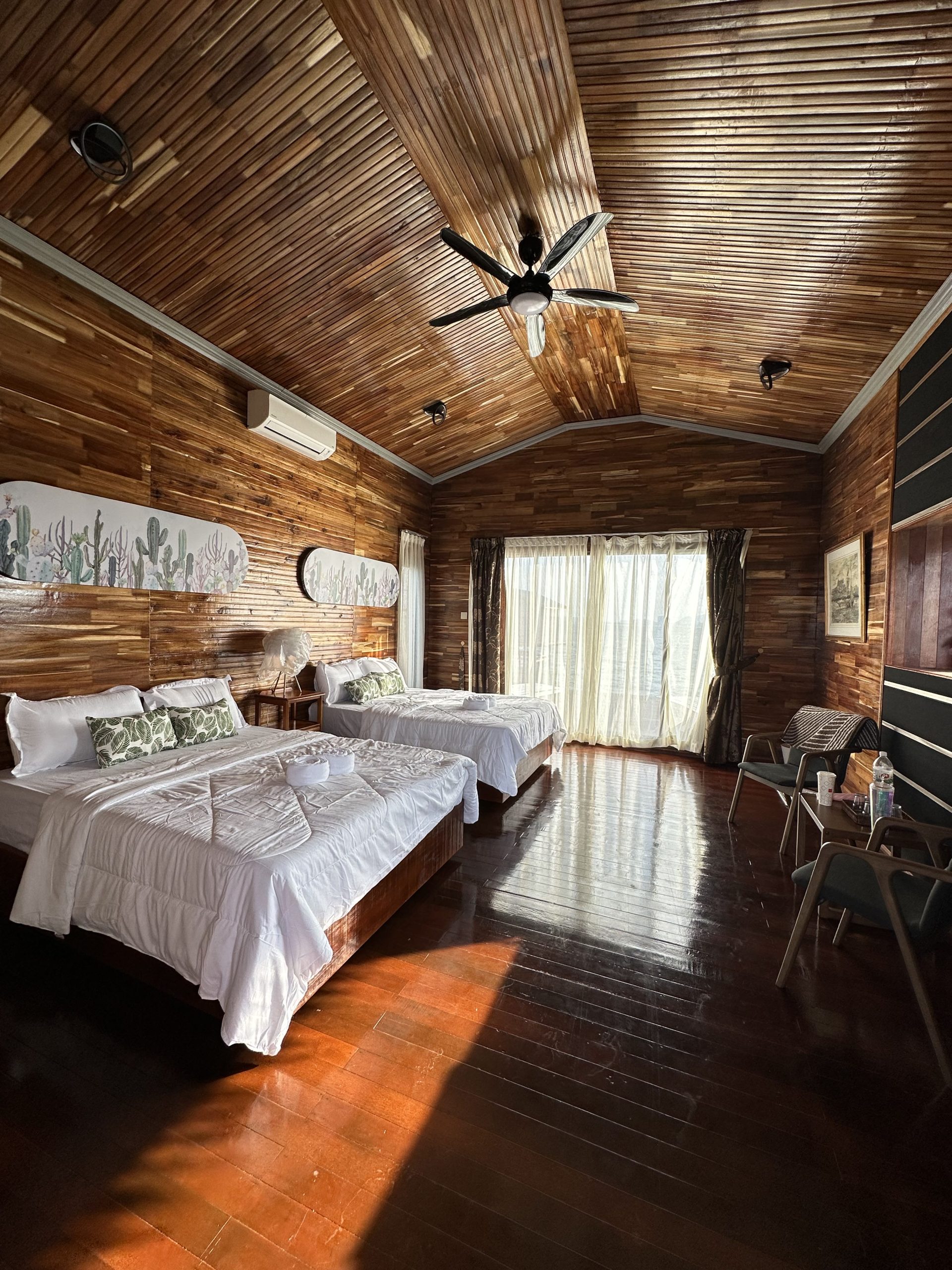 Wooden Classic Room - Dayang Resort Semporna (2 person)