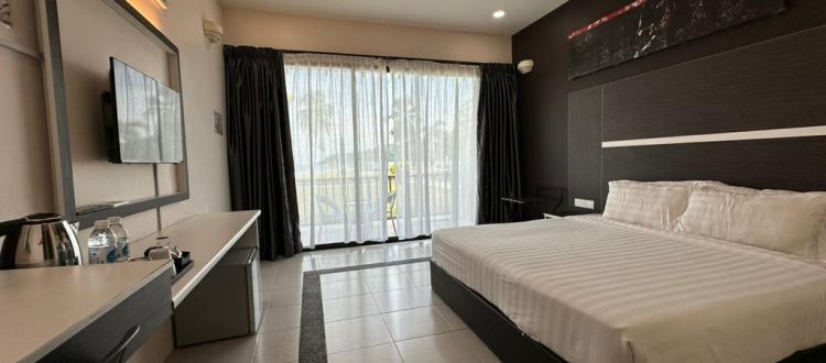 Deluxe Sea View - Pangkor Village Resort - Image 4